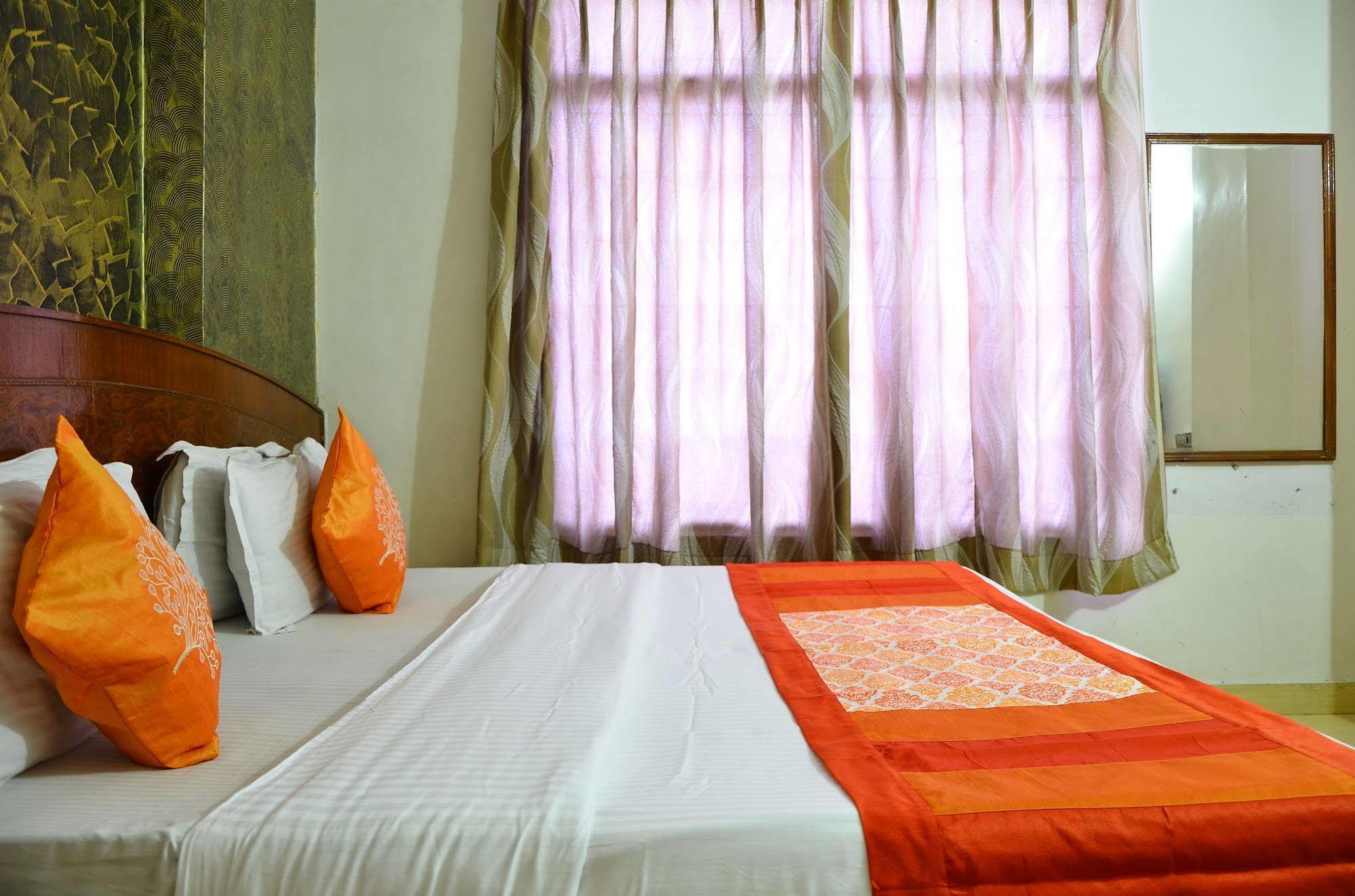 Airport Hotel Paradise International 新德里 外观 照片
